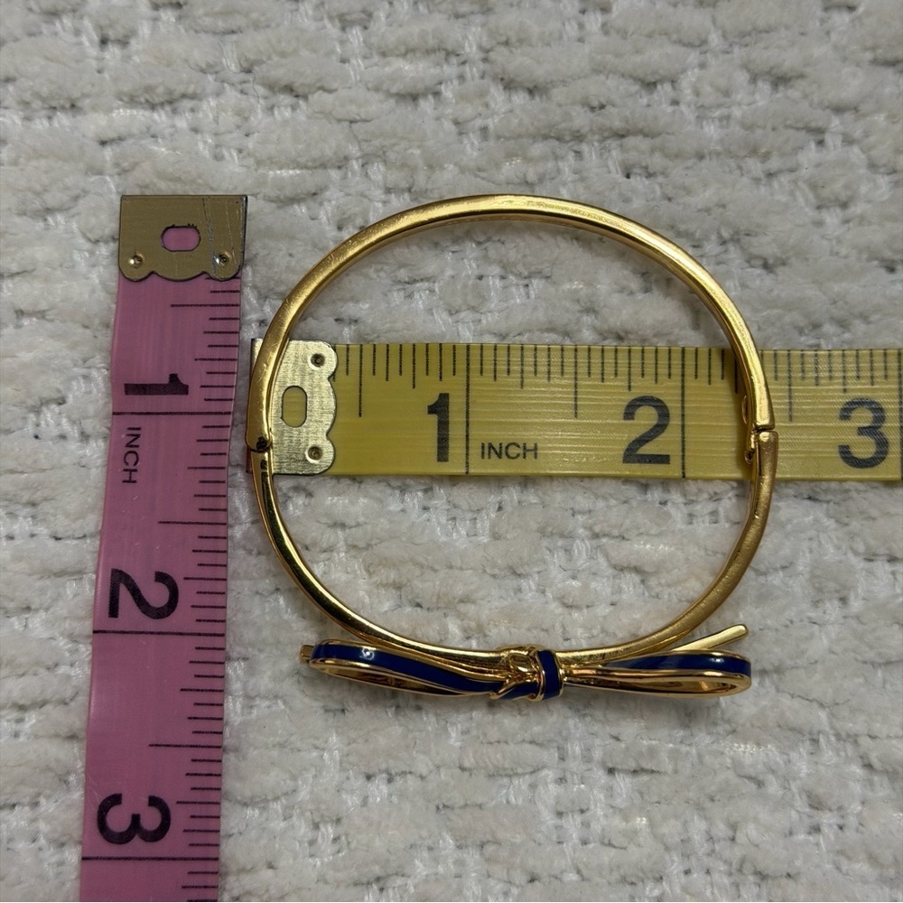 Kate Spade Bow Blue Gold Toned Hinged Bangle Bracelet - Picture 6 of 7